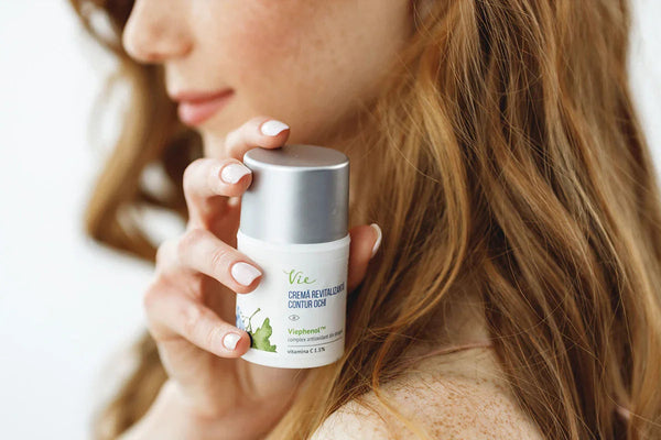 Chiar ai nevoie de o cremă de ochi? Află părerea dermatologilor! - Viorica Cosmetic MD