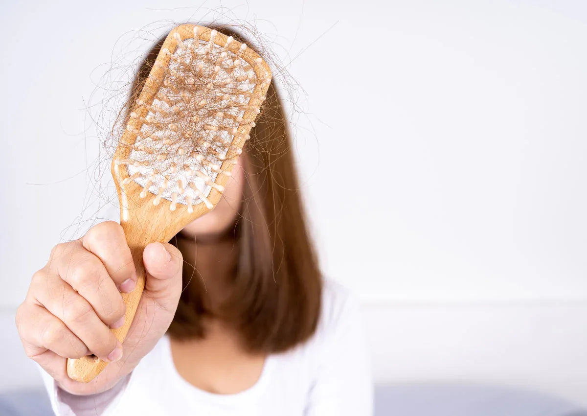 Căderea părului: cauze, soluții și produse revoluționare - Viorica Cosmetic MD