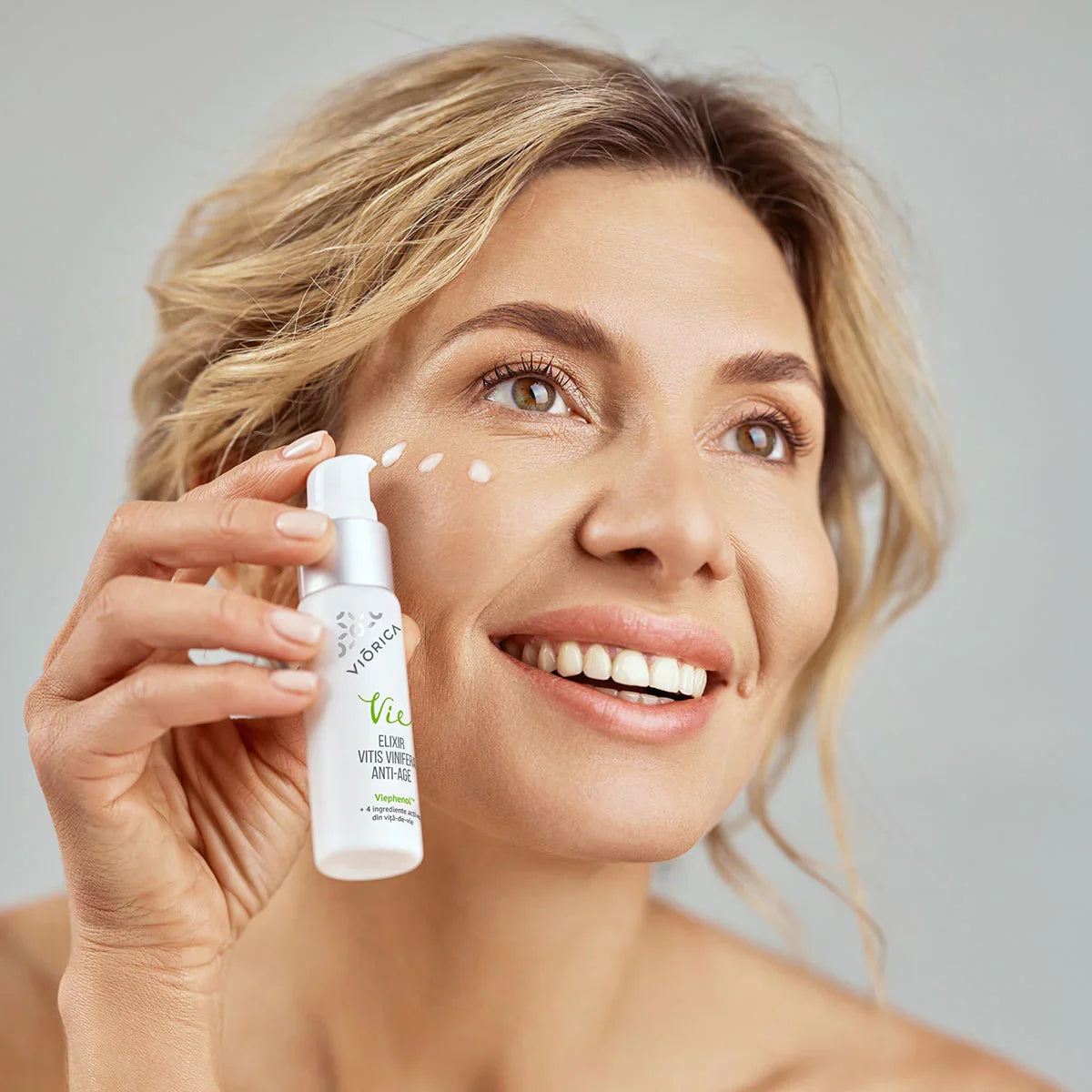 Elixir Vitis Vinifera: 5 ingrediente - 5 soluții pentru un ten mai tânăr - Viorica Cosmetic MD