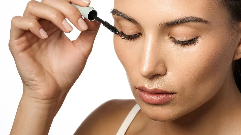 Top 5 sfaturi pentru îngrijirea genelor și sprâncenelor - Viorica Cosmetic MD