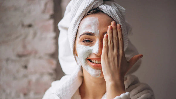 5 motive pentru a te ,,abona” la masca facială - Viorica Cosmetic MD