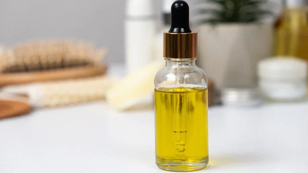 Uleiul de jojoba: proprietăți și utilizări în îngrijirea pielii și părului - Viorica Cosmetic MD