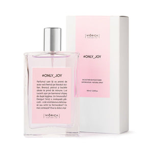 Sticluța de parfum #Only_Joy pentru femei cu etichetă roz, capac argintiu și ambalaj elegant.