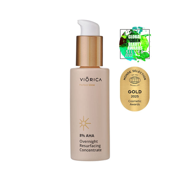 Concentrat de noapte 8% AHA Perfect Glow, flacon cu pompă auriu-bej, premiat aur și argint.