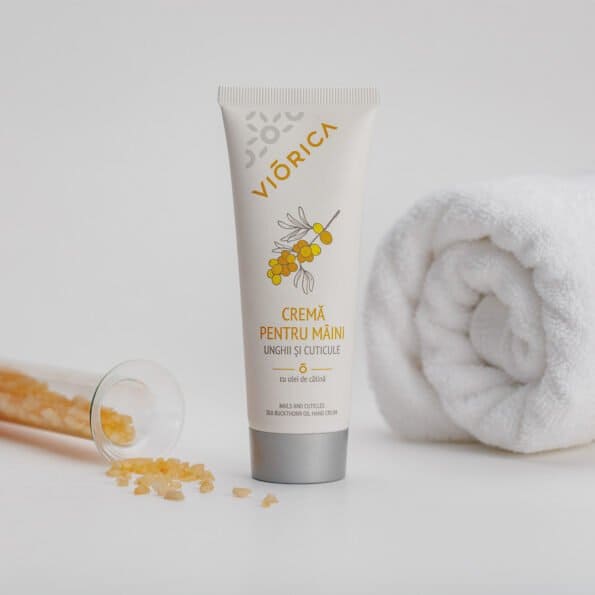 Cremă pentru mâini, unghii și cuticule Viorica, albă cu detalii galbene, 50 ml.