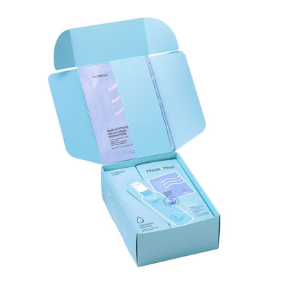 Cutie albastră Set Hydration HEROES cu mască și spray facial pentru hidratarea pielii.