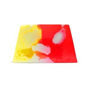 Săpun handmade cu glicerină, grapefruit, culori roșu, galben, alb, design unic trapez.