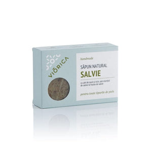 Cutie săpun natural handmade cu salvie, textură delicată, ambalaj verde deschis, pentru toate tipurile de piele.
