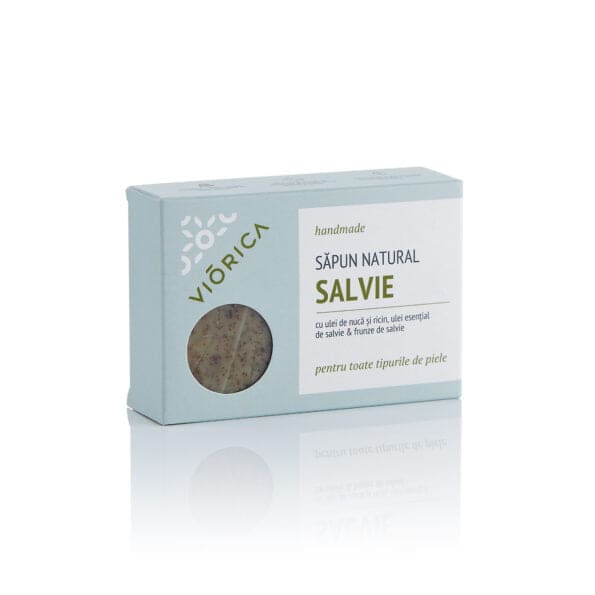 Cutie săpun natural handmade cu salvie, textură delicată, ambalaj verde deschis, pentru toate tipurile de piele.