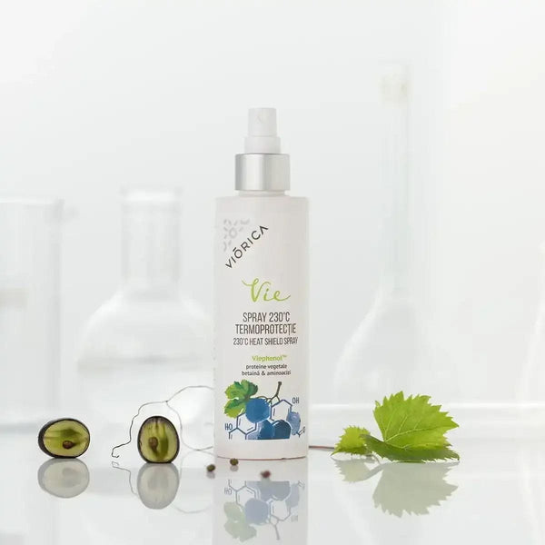 Spray termoprotecție păr Viorica Vie, flacon alb cu detalii verzi, componente vegetale și formulă cu betaină.