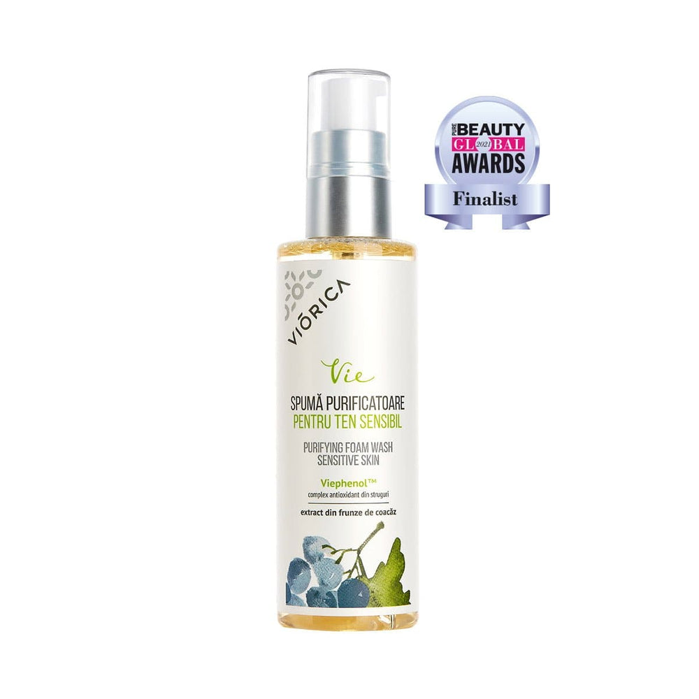 Spumă purificatoare Viorica Vie, complex Viephenol™, etichetă albă cu detalii verzi, recipient transparent.