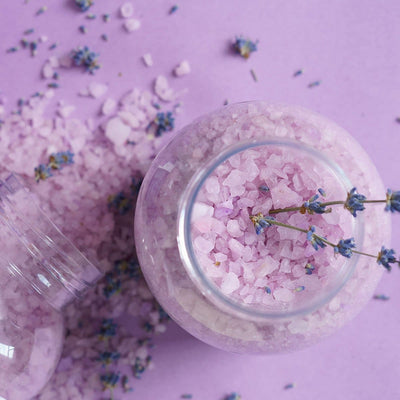 Sare de baie Cosmeplant, lavandă, cristale violet, fără para, efect relaxant.
