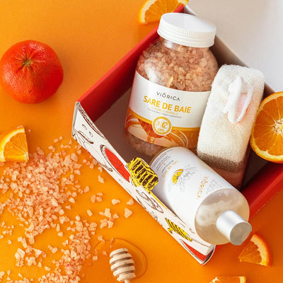 Set SPA Viorica Grădina cu Portocali, sare de baie, gel de duș, băiete bambus și in, ambalaj colorat.